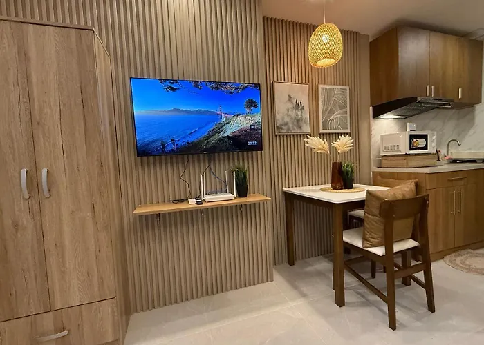 Mivela Charming Staycation With Netflix